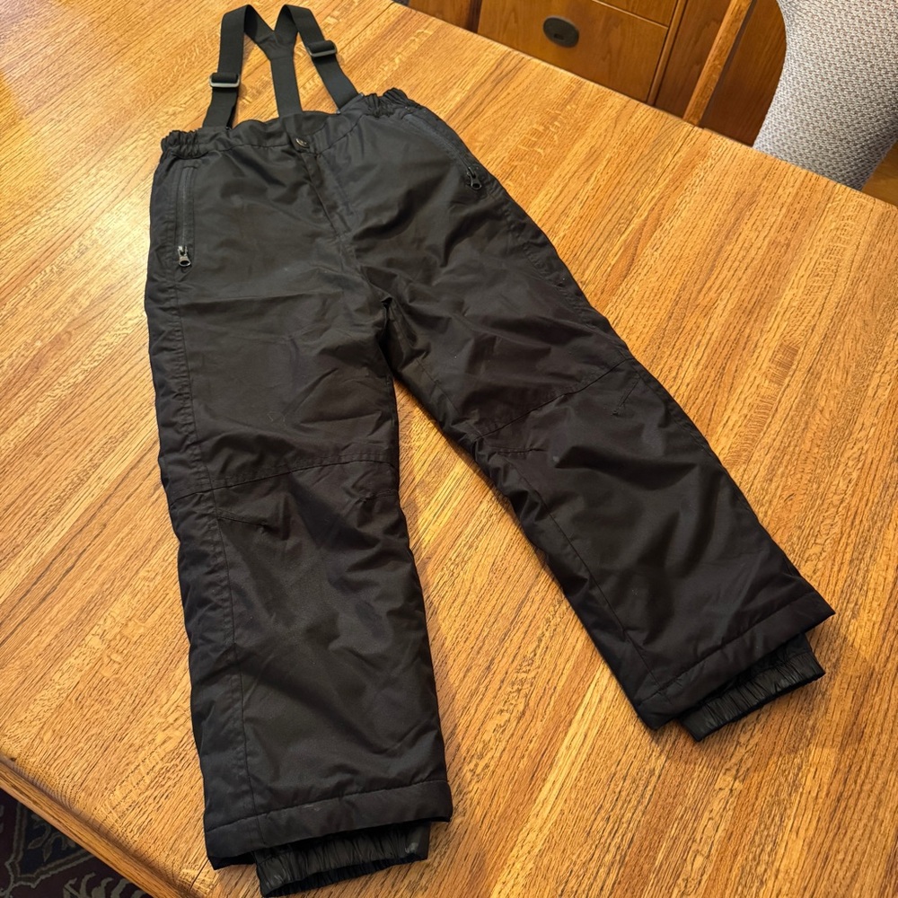 KIDS unisex Black Insulated Snow Pants / Ski Bibs - Size Medium (6) by Pulse